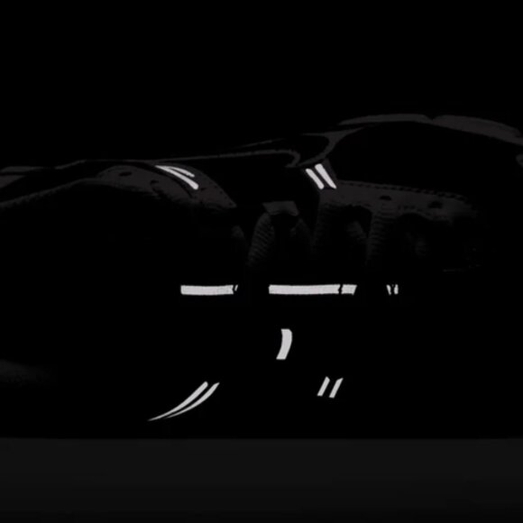 Women's Zoom Vomero 5 "Pink Foam Team Red" - Picture 7 of 7